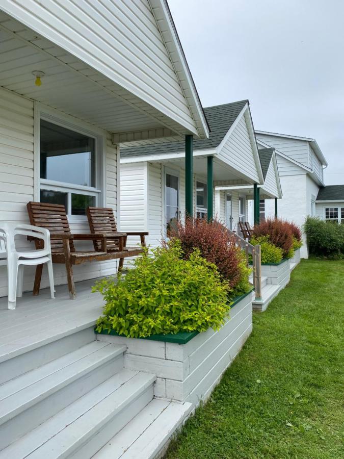 Glenn Chalet Percé