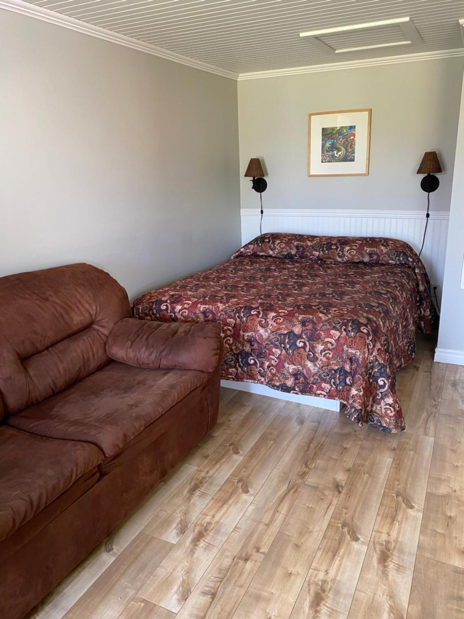 Glenn Chalet Percé